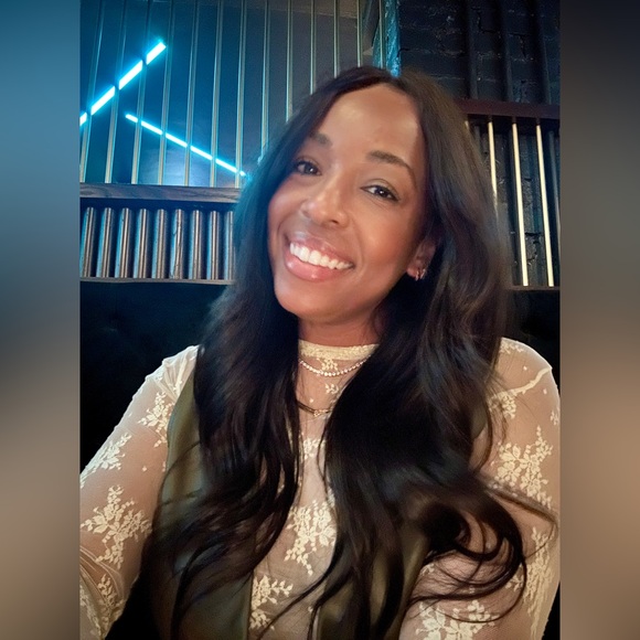 Meet your Posher, Briana - Picture 1 of 1